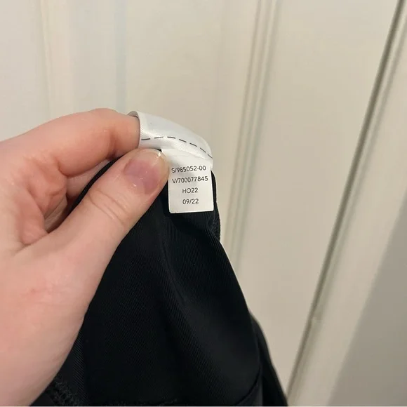 Athleta Delancey Gleam Tight/Leggings in Black - Size Medium - Picture 9 of 11